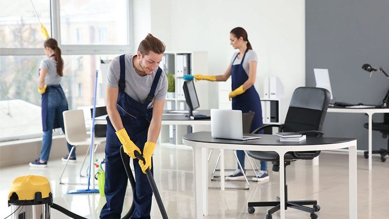 What are the benefits of hiring commercial cleaners?