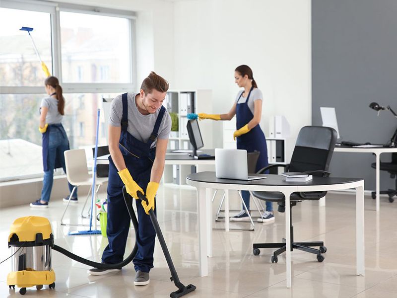 What are the benefits of hiring commercial cleaners?