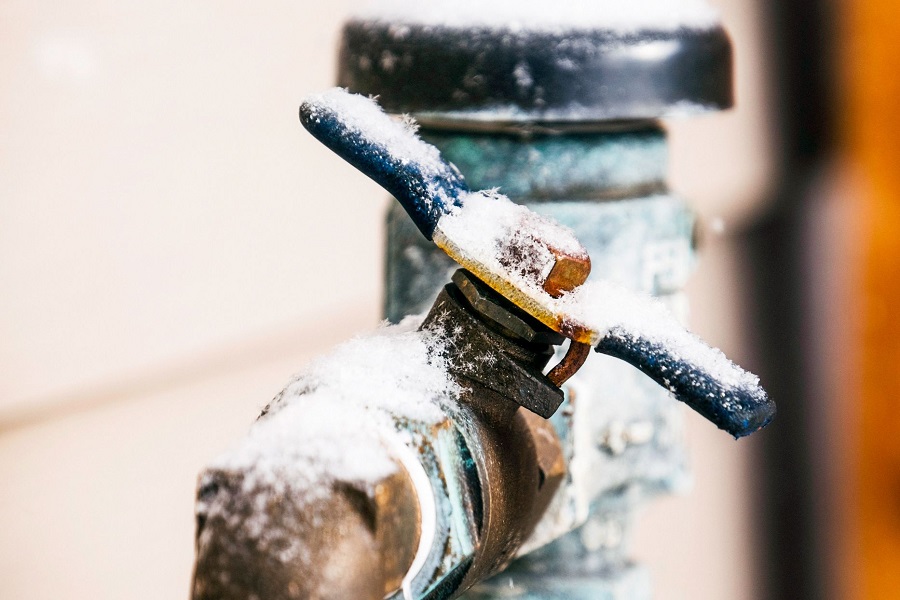 Are you aware of the ways of protecting your pipes from extreme heat?